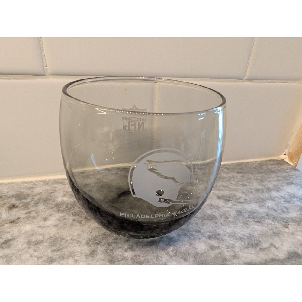 New York Eagles Helmet NFL Smokey Vintage Football Drink Glass - Picture 2 of 5